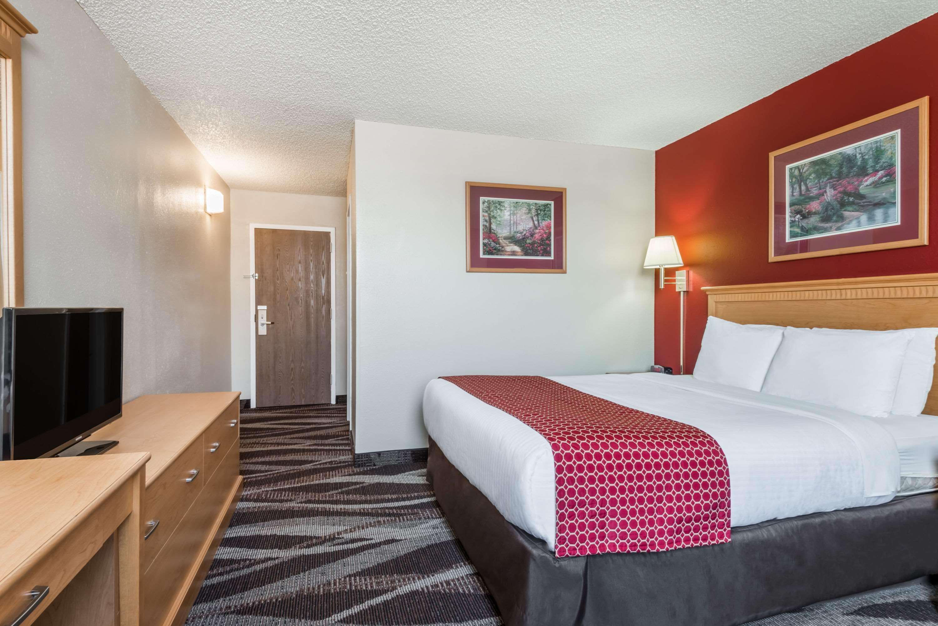 Days Inn By Wyndham Gillette Exteriör bild