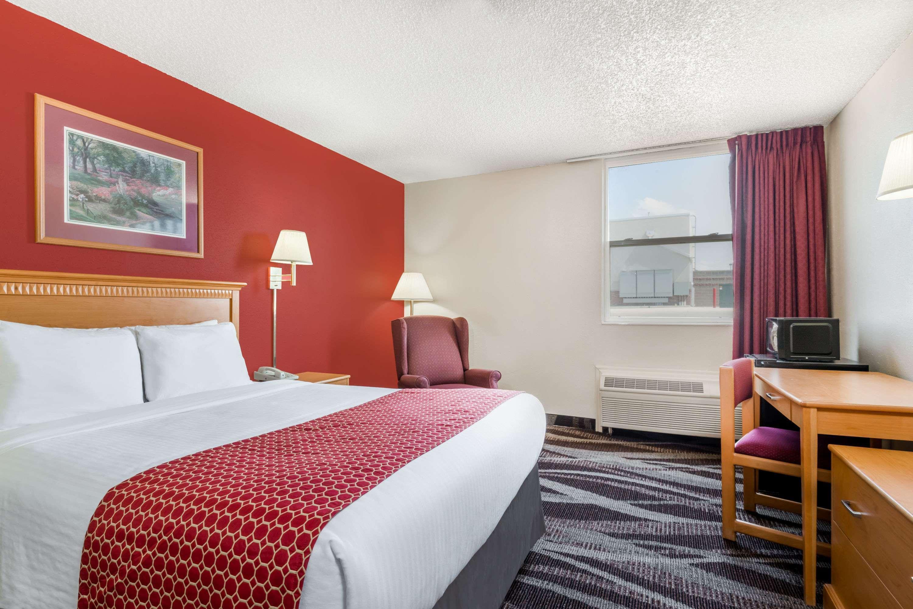 Days Inn By Wyndham Gillette Exteriör bild