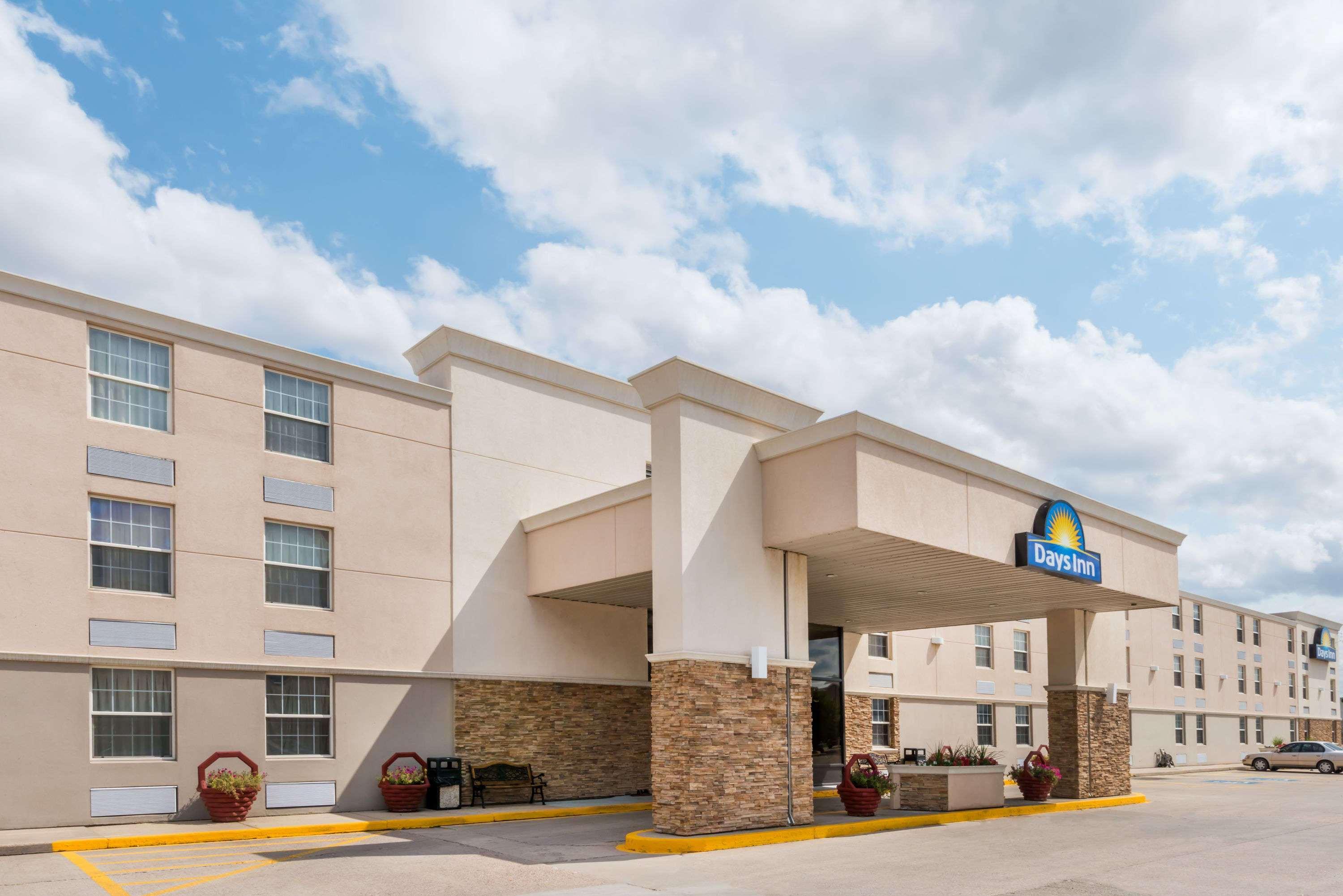 Days Inn By Wyndham Gillette Exteriör bild